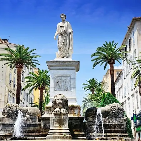 De Charme En Hyper Centre Ajaccio (Corsica)